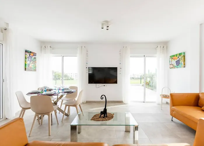 11- Gold Princess Willa *